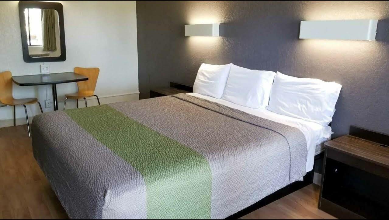 The Inn At Market Square Сан Антонио Екстериор снимка